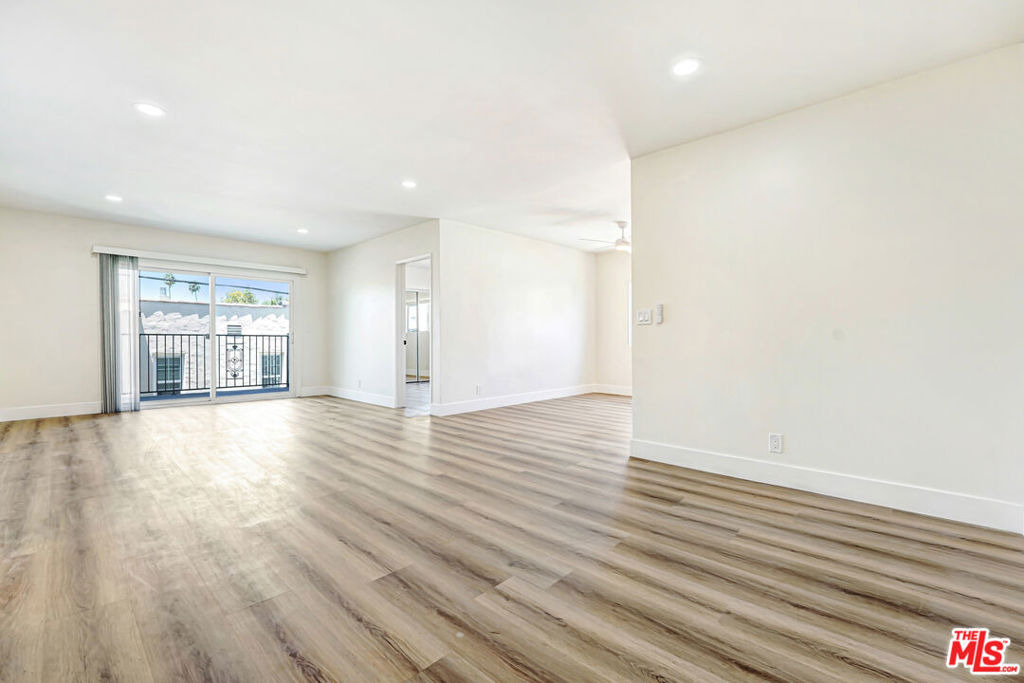 8208 Romaine Street - Photo 3