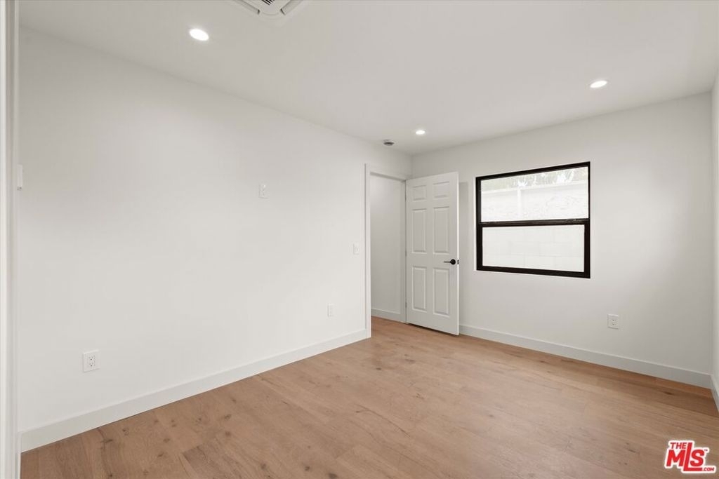 3792 1/2 Van Ness Avenue - Photo 6