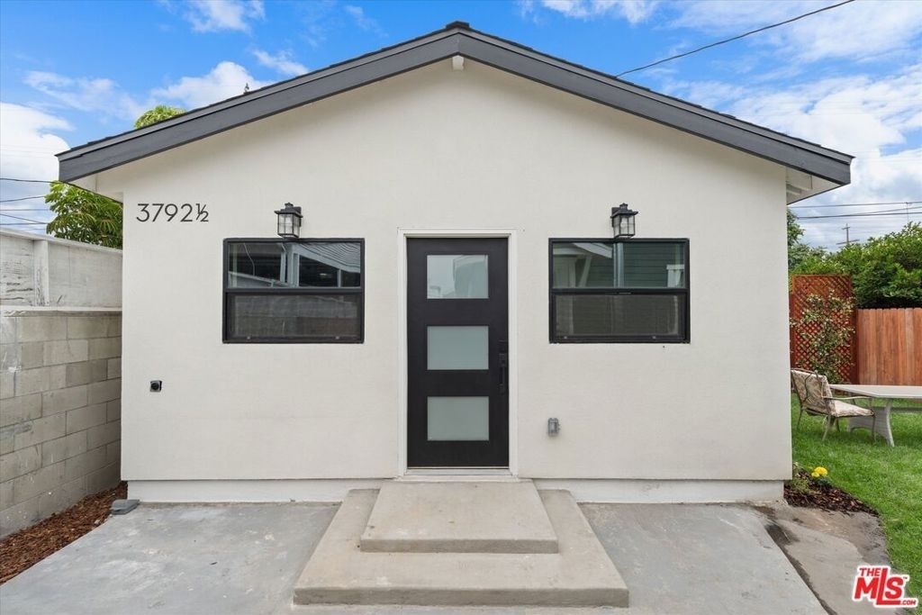 3792 1/2 Van Ness Avenue - Photo 12