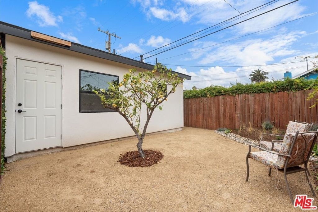 3792 1/2 Van Ness Avenue - Photo 14