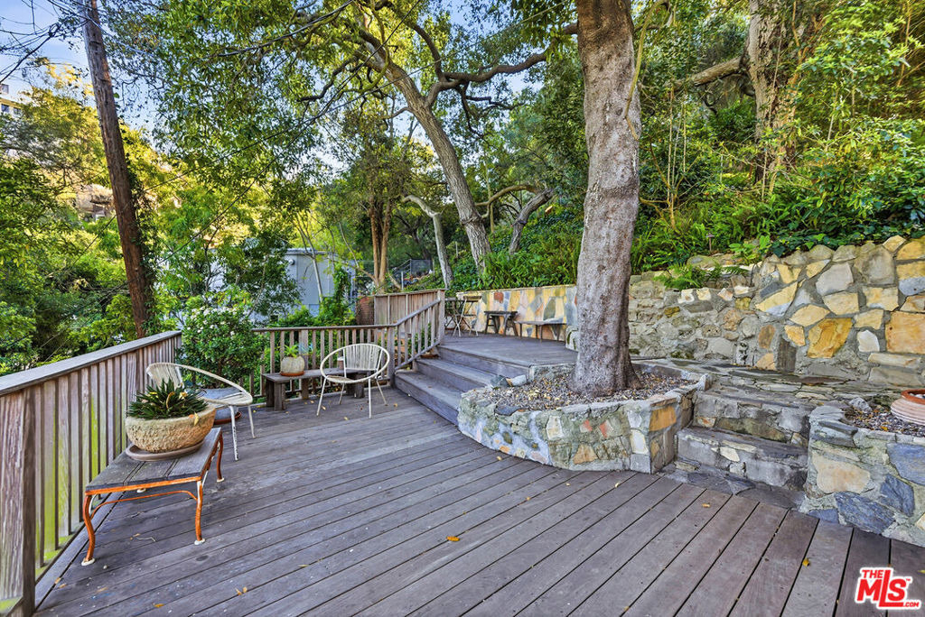 2049 Oakstone Way - Photo 18