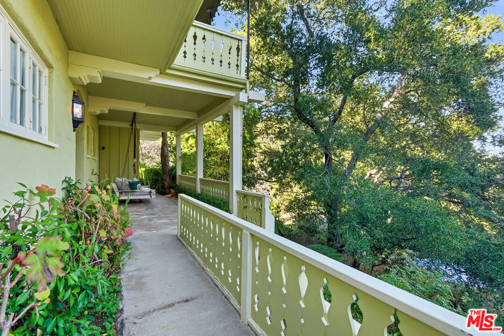 2049 Oakstone Way - Photo 1