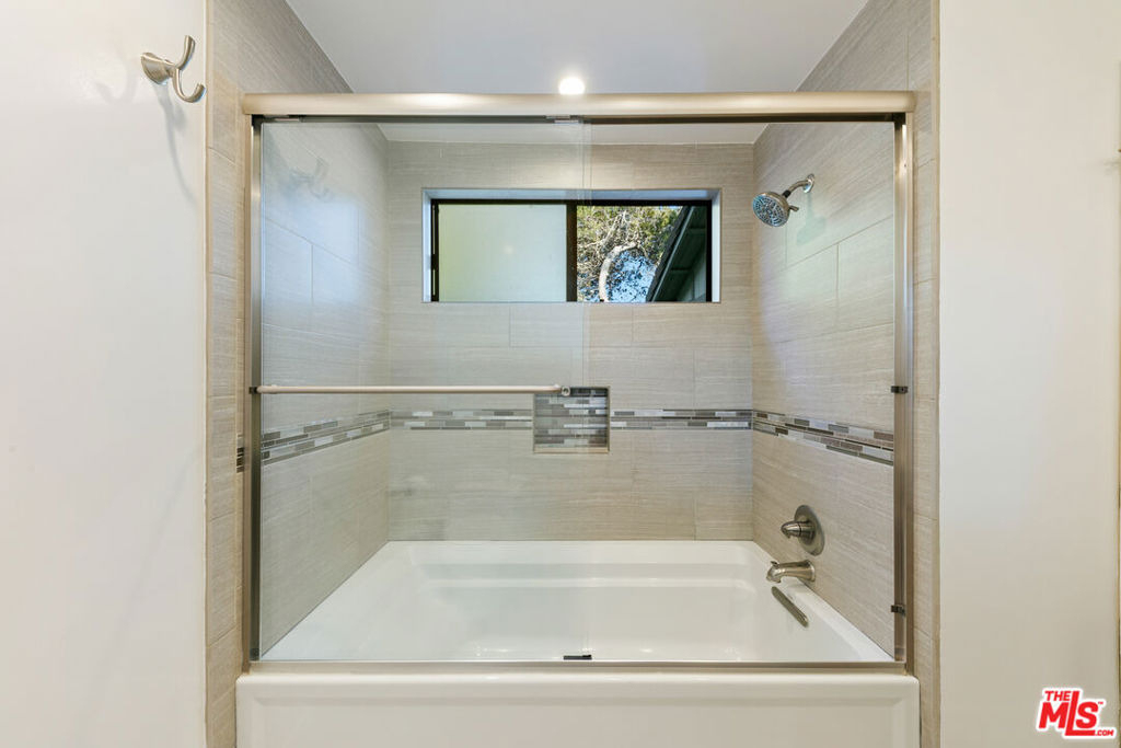 6515 Dume Drive - Photo 17