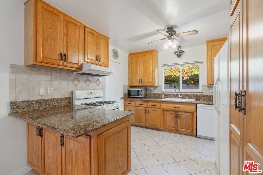 2648 Range Road - Photo 7