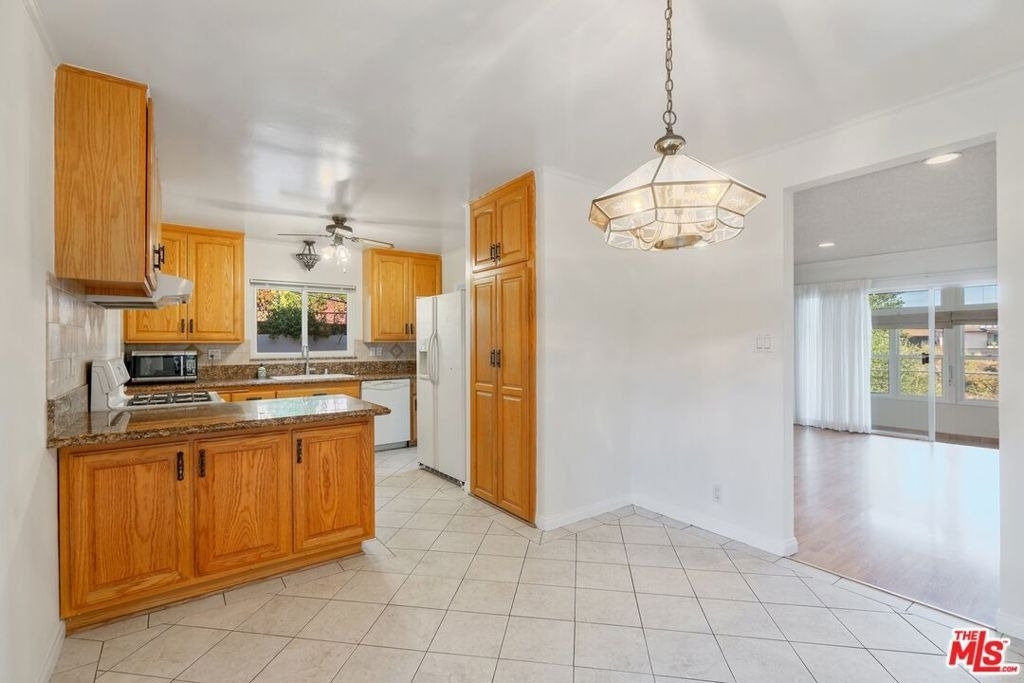 2648 Range Road - Photo 5