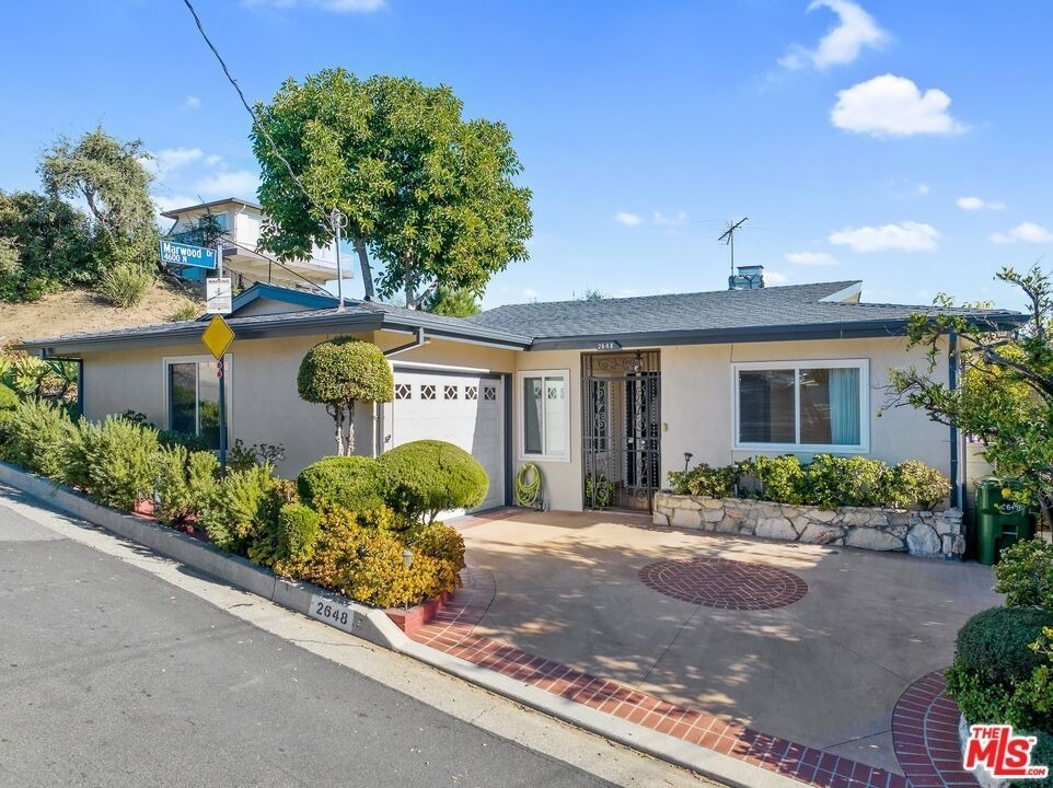 2648 Range Road - Photo 0
