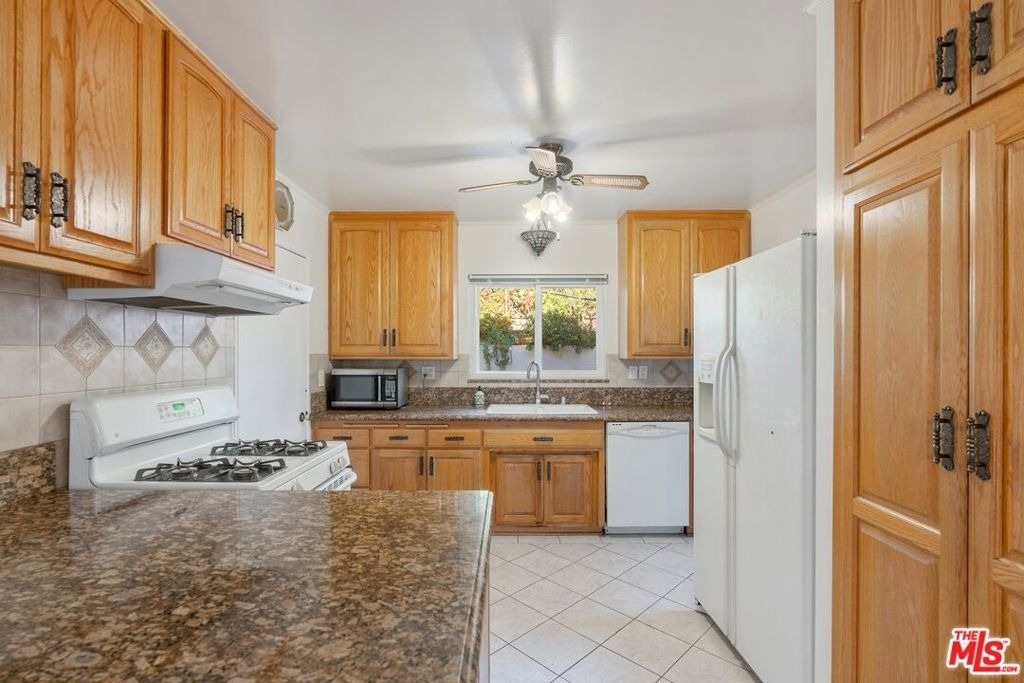 2648 Range Road - Photo 6