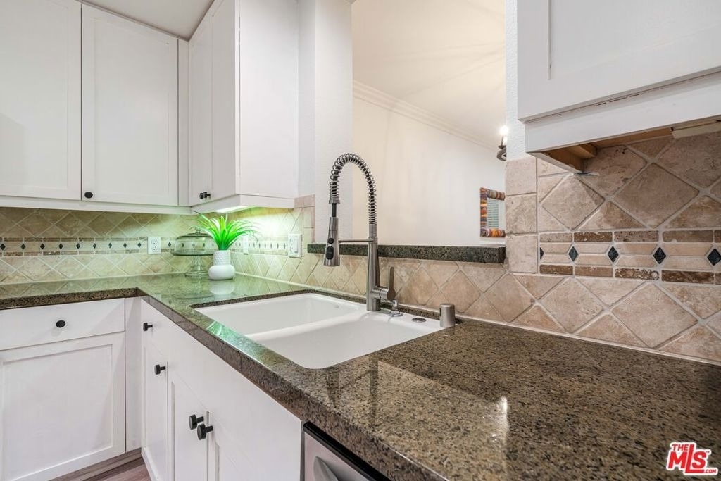 5625 Crescent Park - Photo 7