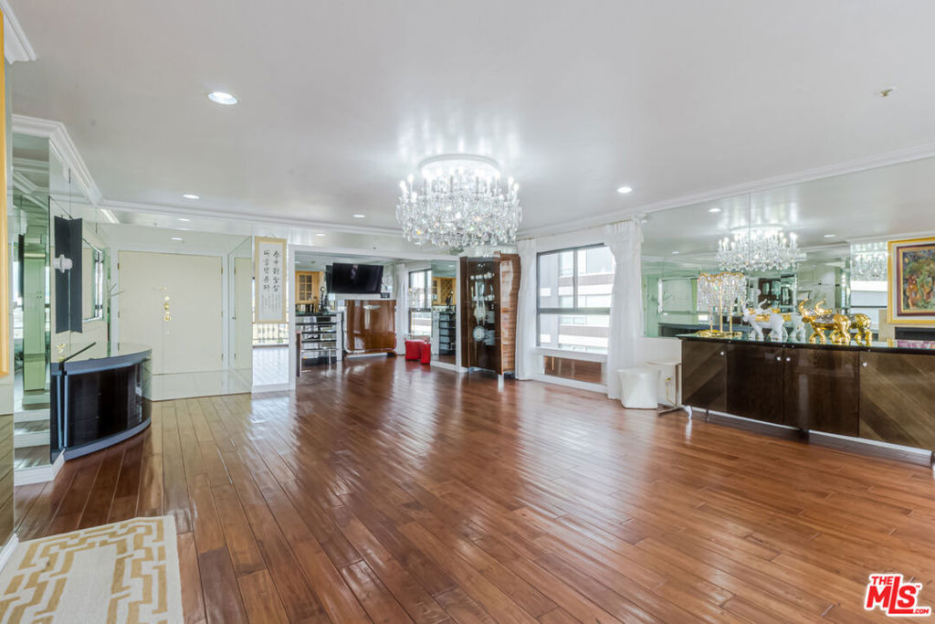 727 S Ardmore Avenue - Photo 4