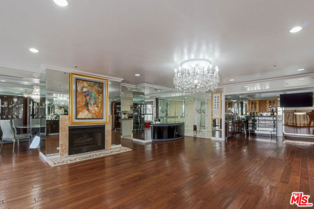 727 S Ardmore Avenue - Photo 3