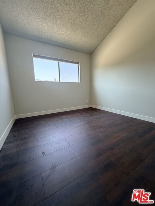 2809 Montrose Avenue - Photo 26