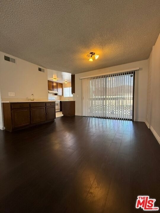 2809 Montrose Avenue - Photo 11