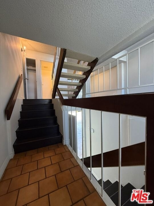2809 Montrose Avenue - Photo 7