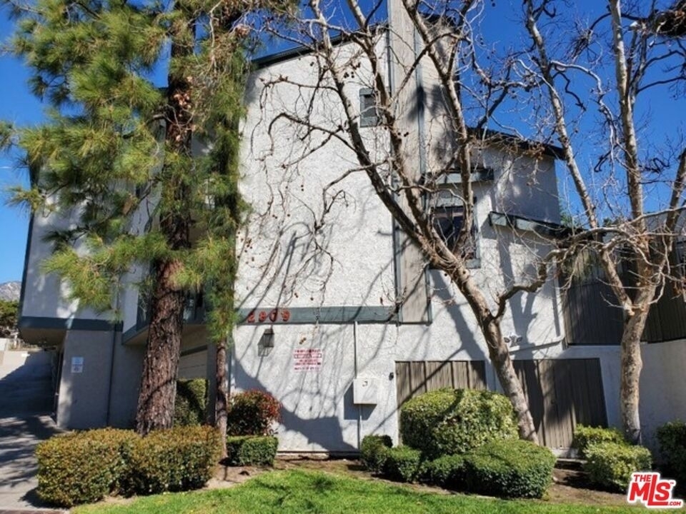 2809 Montrose Avenue - Photo 1