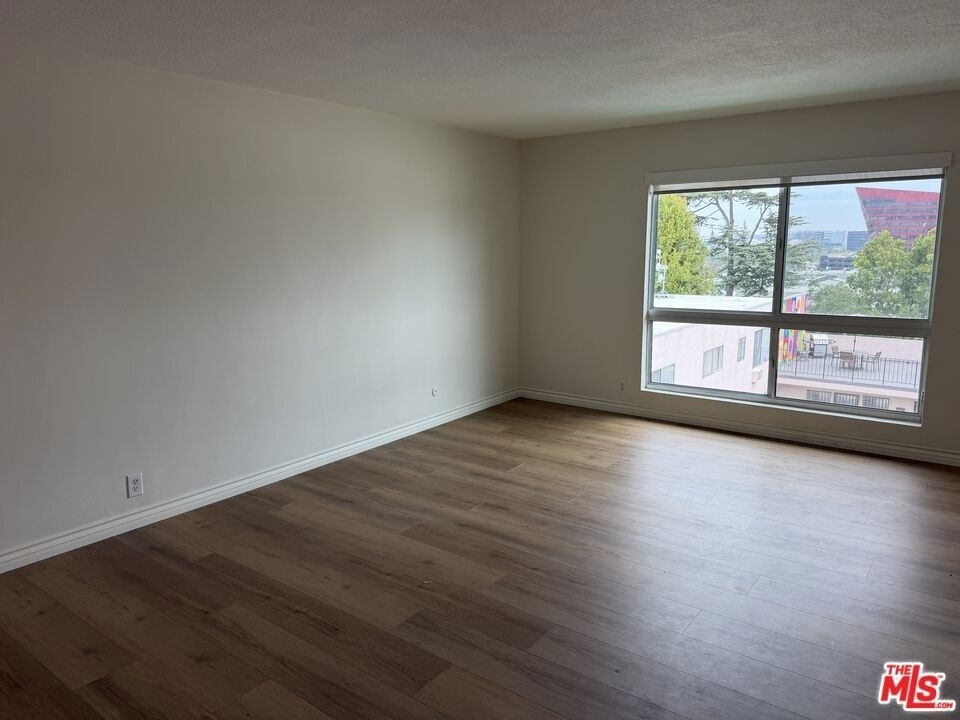 970 Palm Avenue - Photo 1