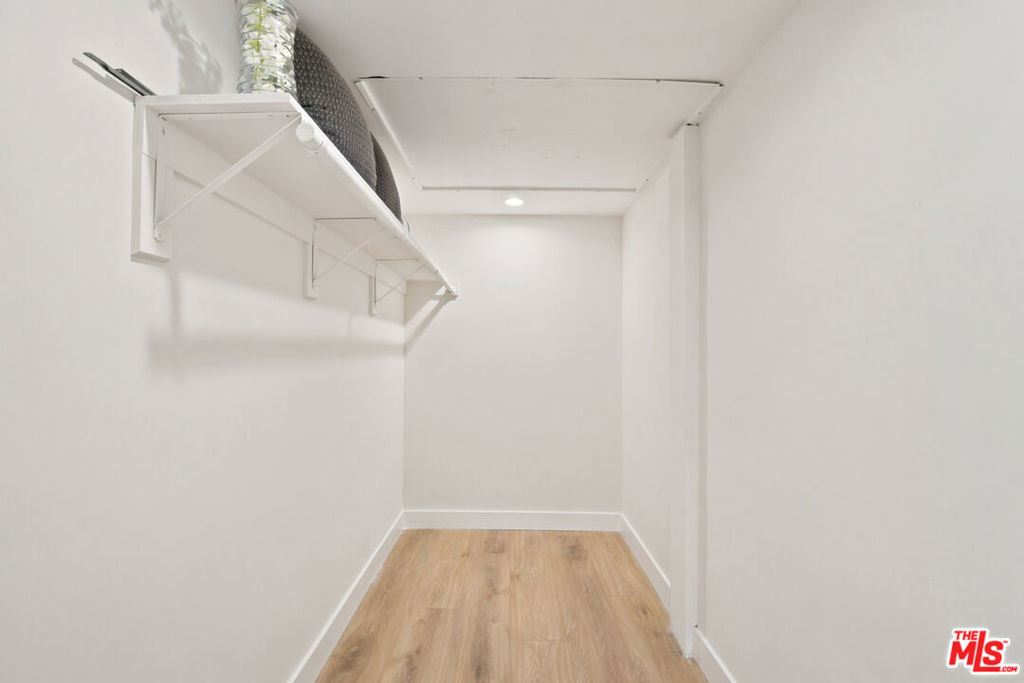 1434 N Poinsettia Place - Photo 9