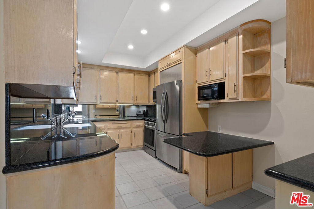 1830 Westholme Avenue - Photo 9