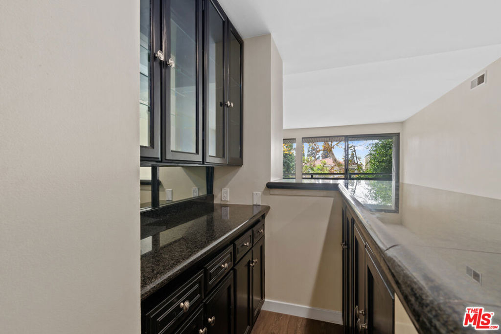 1830 Westholme Avenue - Photo 6
