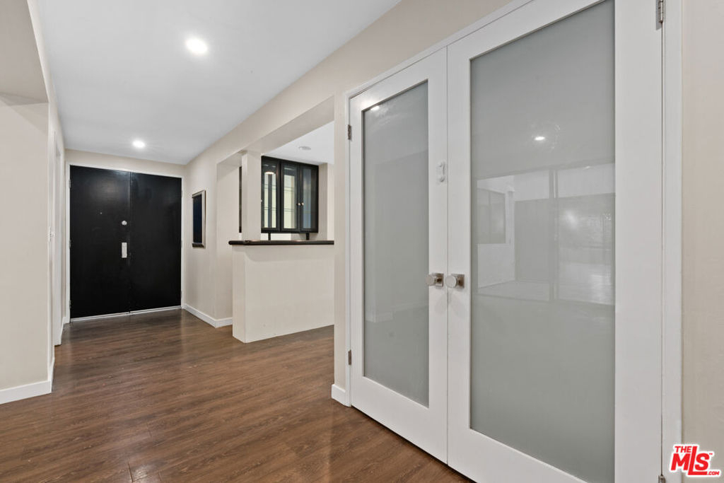 1830 Westholme Avenue - Photo 1