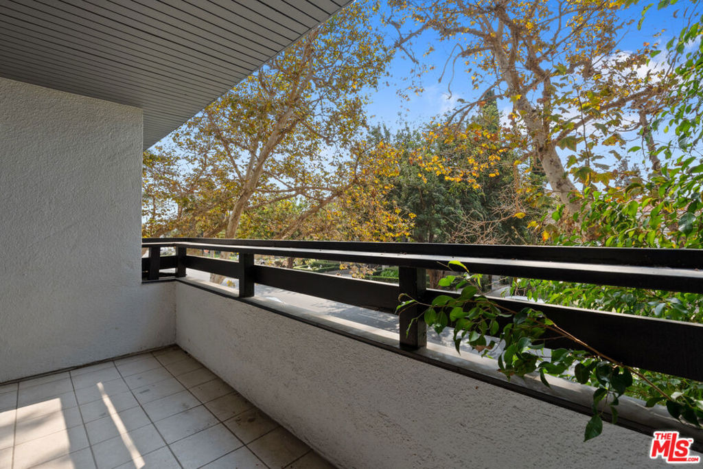 1830 Westholme Avenue - Photo 4