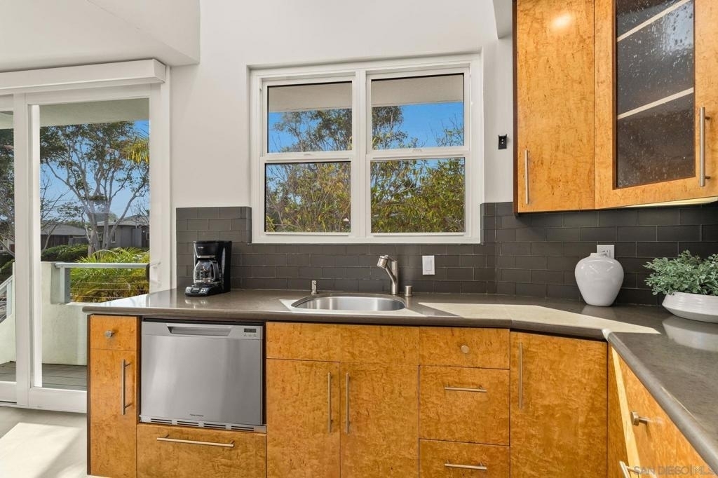 438 La Mesa Ave - Photo 12