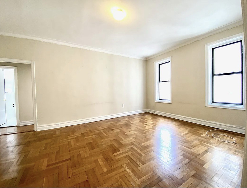 St Marks Avenue - Photo 2