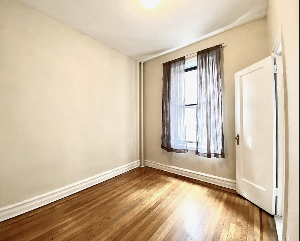 St Marks Avenue - Photo 8