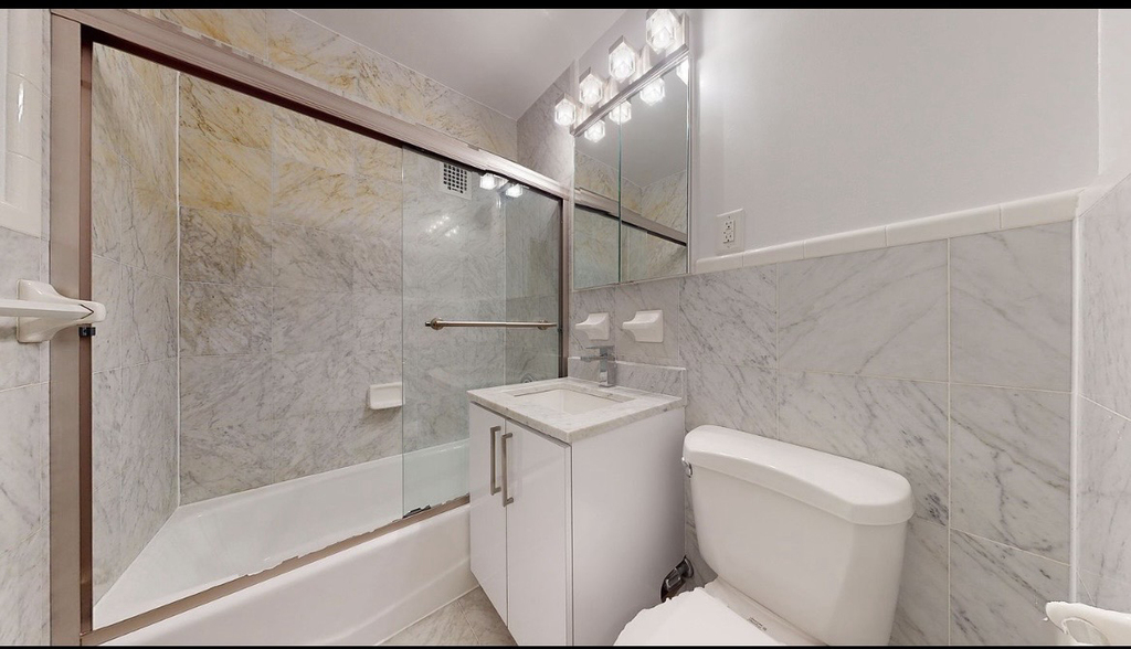  West 13th Street - Photo 4