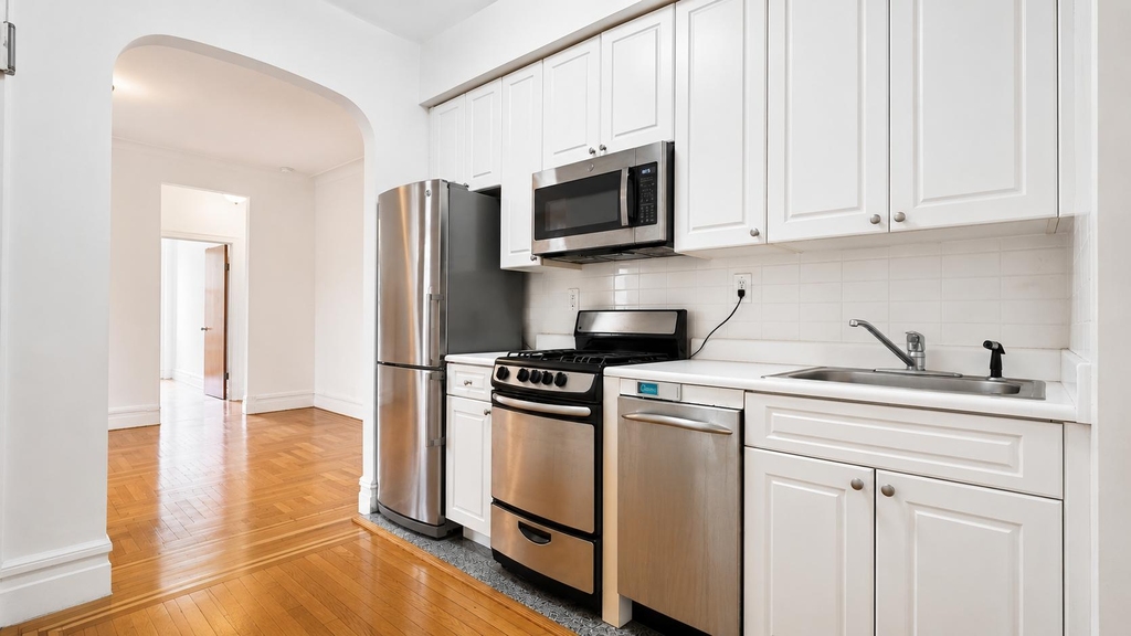 652 West 163rd Street - Photo 4