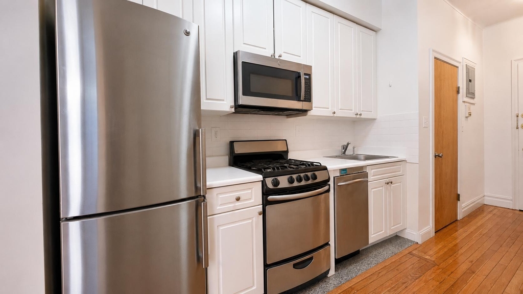 652 West 163rd Street - Photo 3