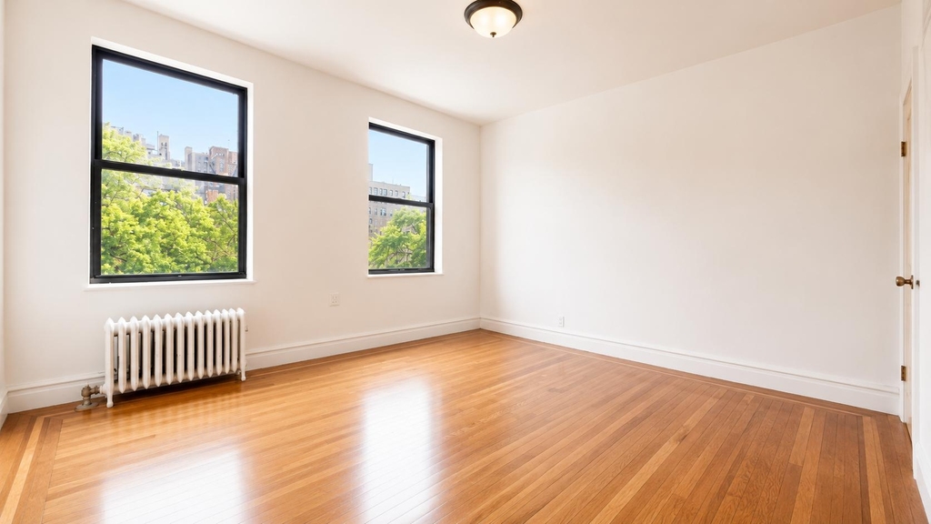 652 West 163rd Street - Photo 6