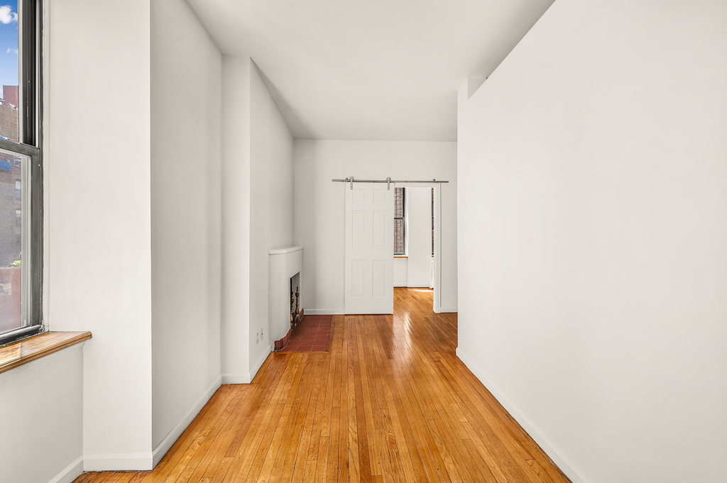 Madison Avenue - Photo 2