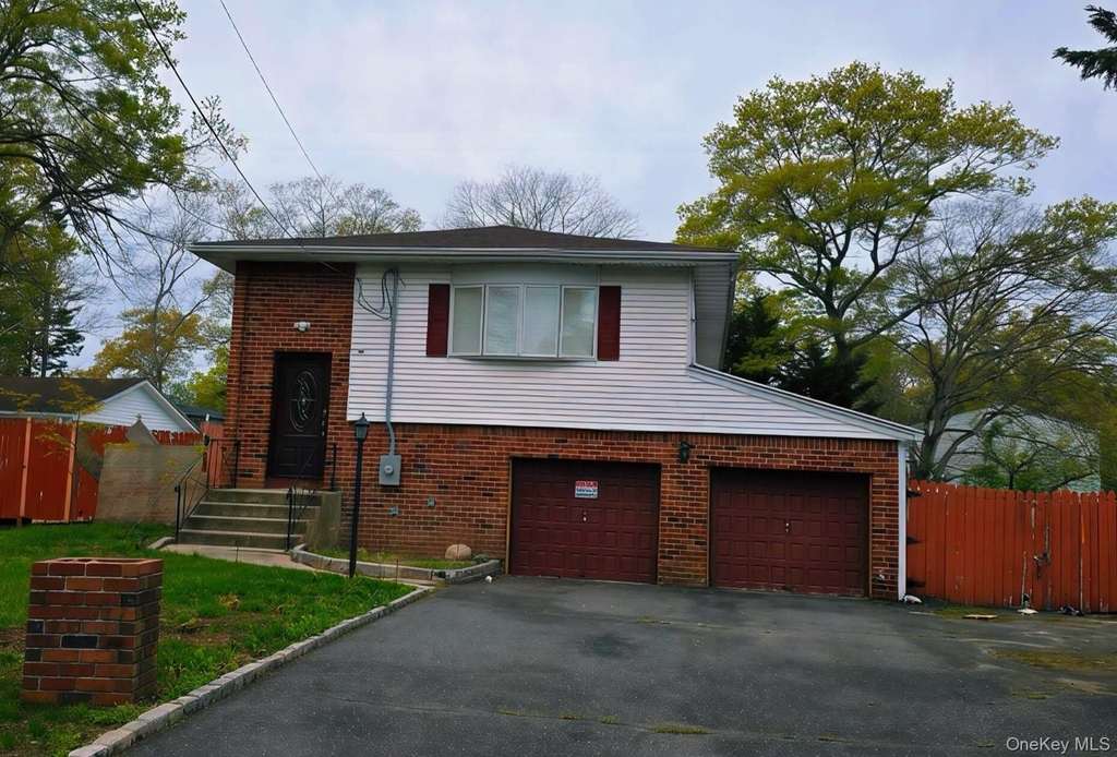 1334 Connetquot Avenue - Photo 0