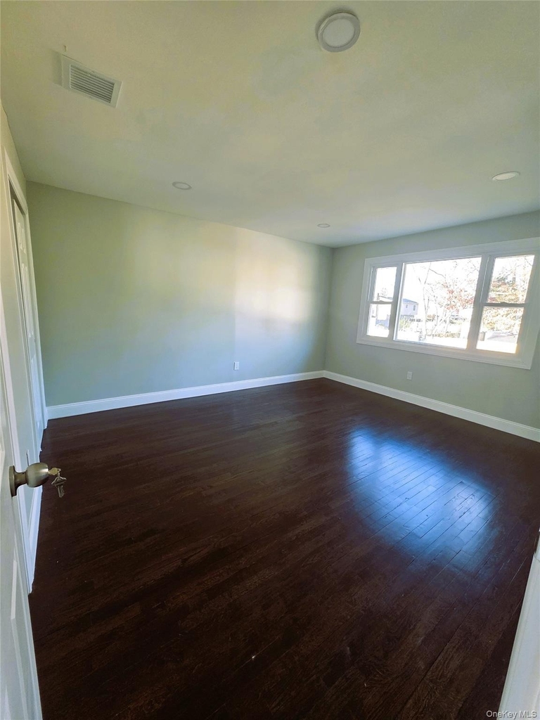 1334 Connetquot Avenue - Photo 8