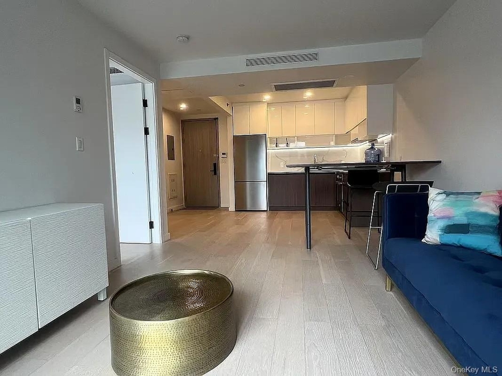 14449 Northern Boulevard - Photo 2
