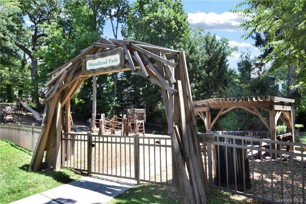 245 Wolfs Lane - Photo 17