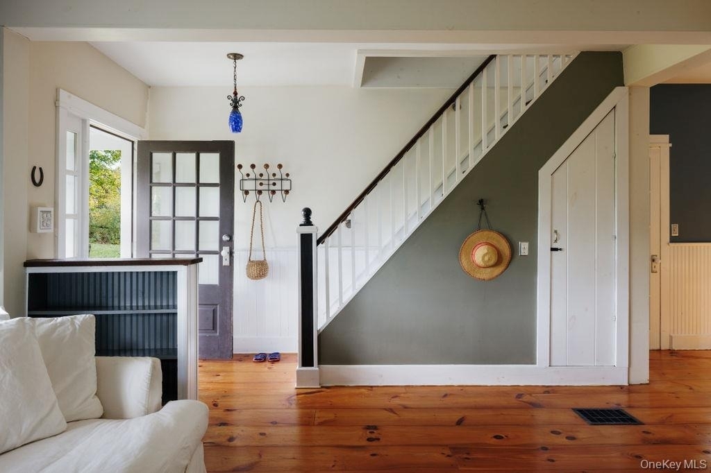 215 Moore Road - Photo 4