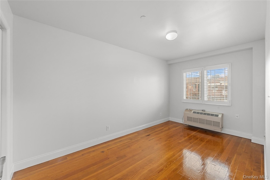 69-07 43 Avenue - Photo 8