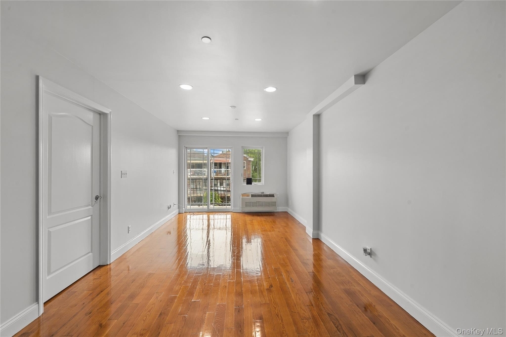 69-07 43 Avenue - Photo 7