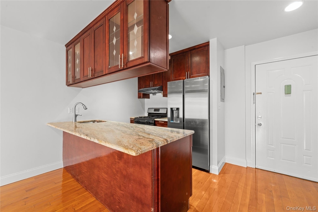 69-07 43 Avenue - Photo 3