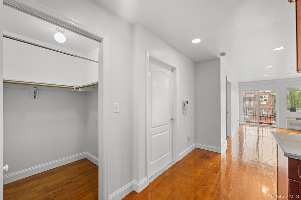 69-07 43 Avenue - Photo 4