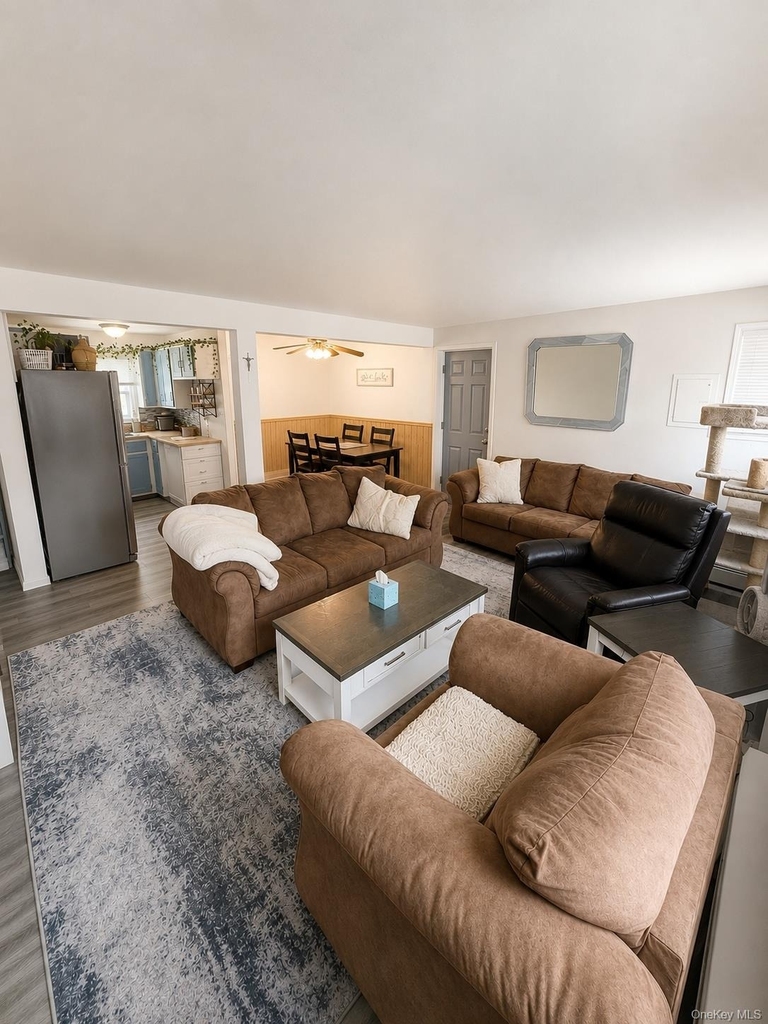 272 Davenport - Photo 2