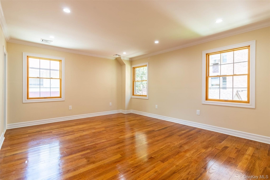 8431 Beverly Road - Photo 9