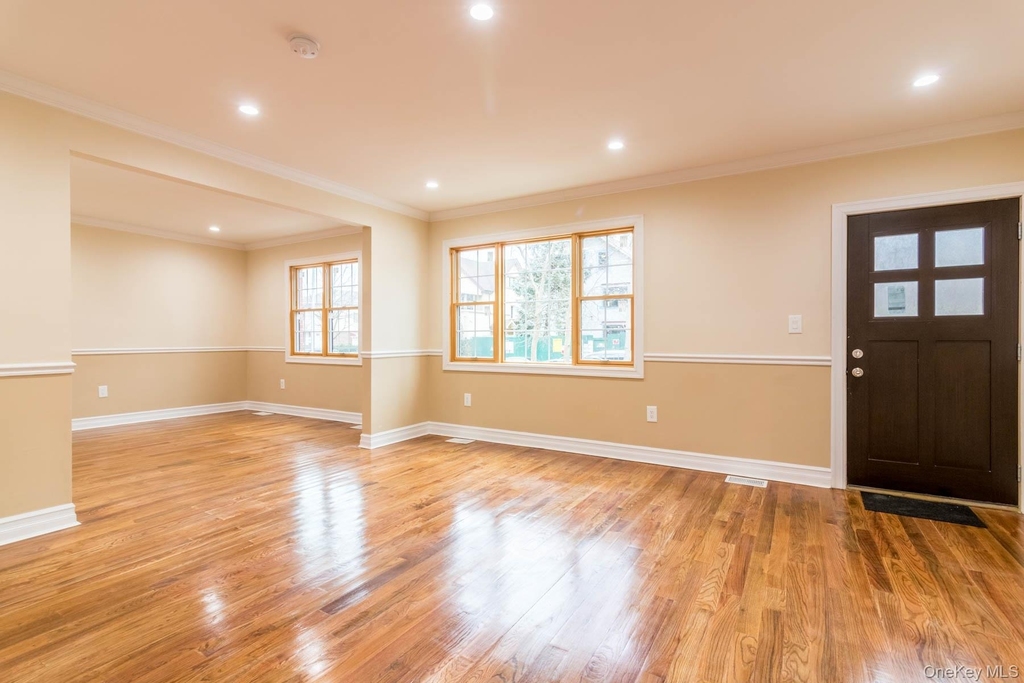 8431 Beverly Road - Photo 2