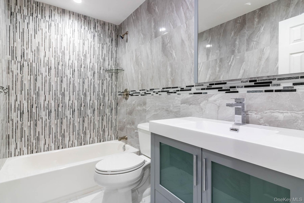8431 Beverly Road - Photo 13