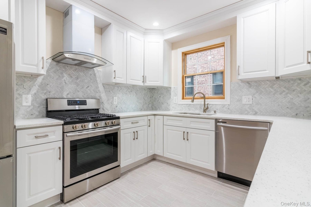 8431 Beverly Road - Photo 11