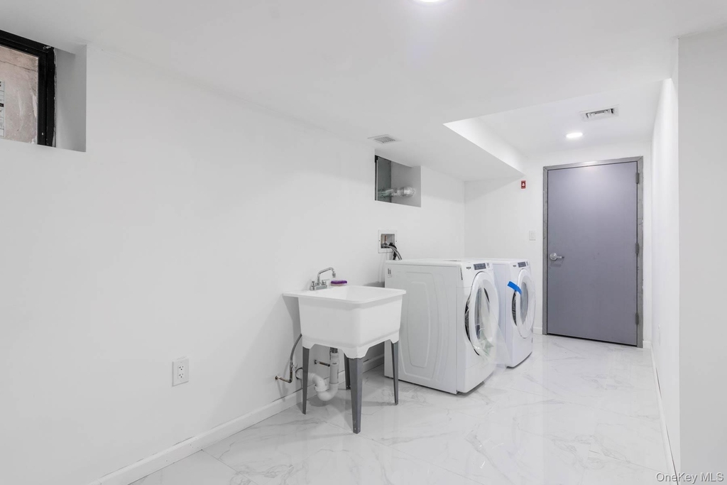8431 Beverly Road - Photo 18