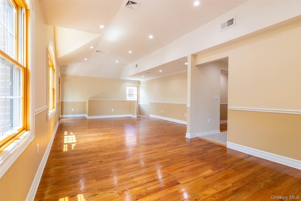 8431 Beverly Road - Photo 6
