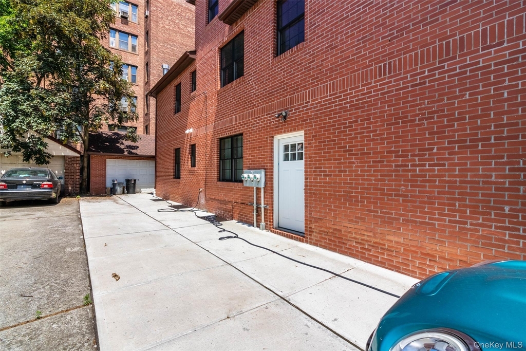 8431 Beverly Road - Photo 20