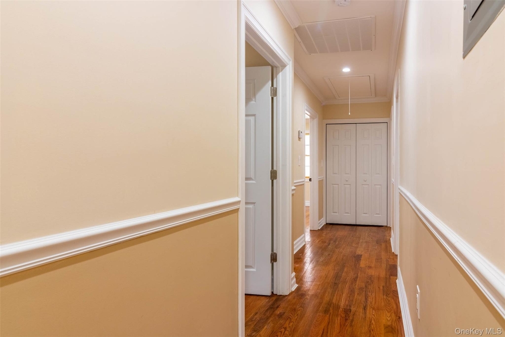 8431 Beverly Road - Photo 10